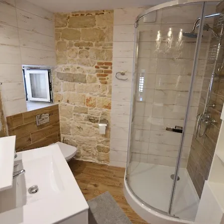 Urban And Upscale Homes Old Town Rovinj