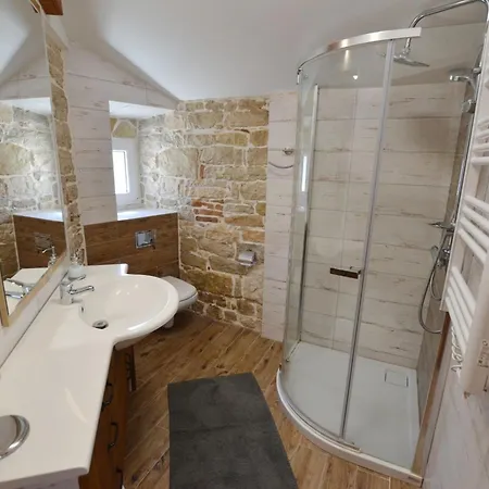 Urban And Upscale Homes Old Town Apartment