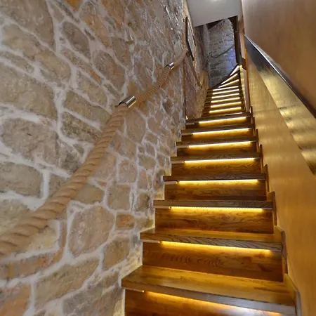 Urban And Upscale Homes Old Town Apartment