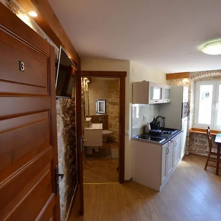 Urban And Upscale Homes Old Town Apartment *