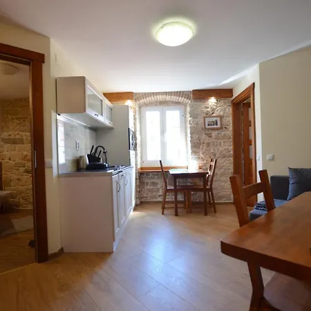 Apartment Urban And Upscale Homes Old Town Rovinj