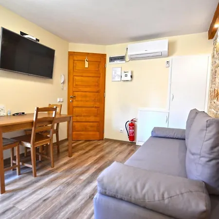 Urban And Upscale Homes Old Town Apartment